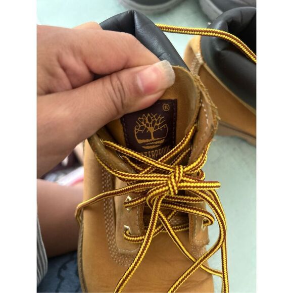 Chaco ramble puff and timberland youth shoes size 2 and 3 - Picture 11 of 12